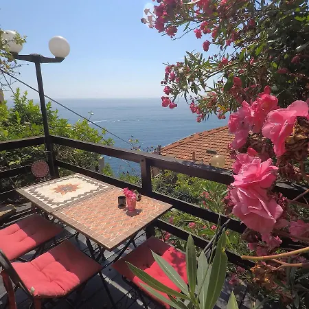 Pensión Cinqueterre Holidays 3*
